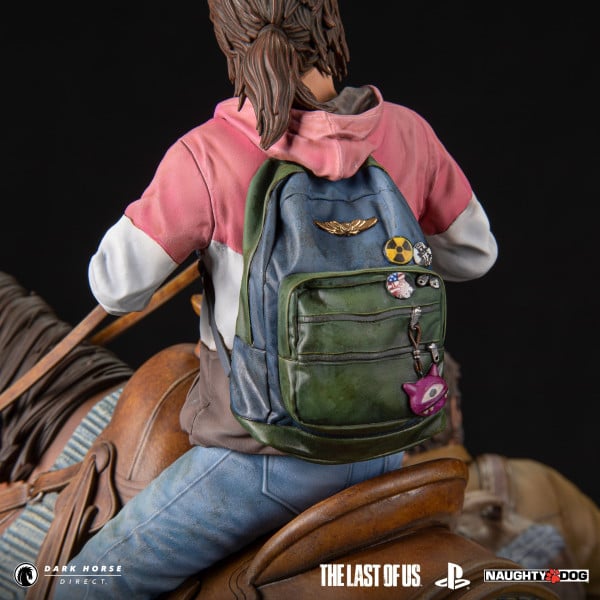 Joel and Ellie from Naughty Dog's The Last of Us in the form of a statue by Dark Horse