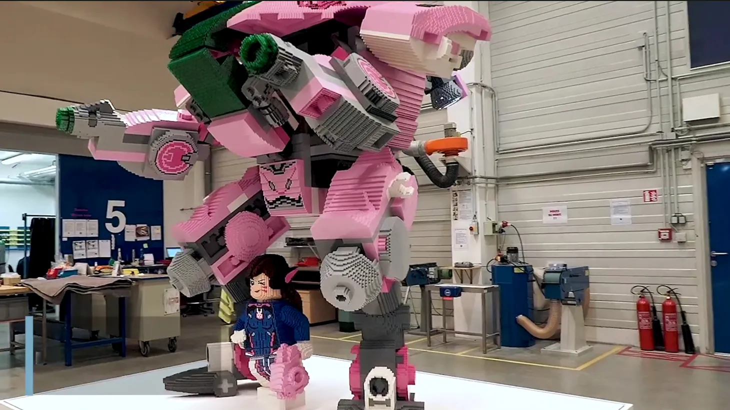 A Nine-Foot Lego D.Va Statue Will Be At BlizzCon