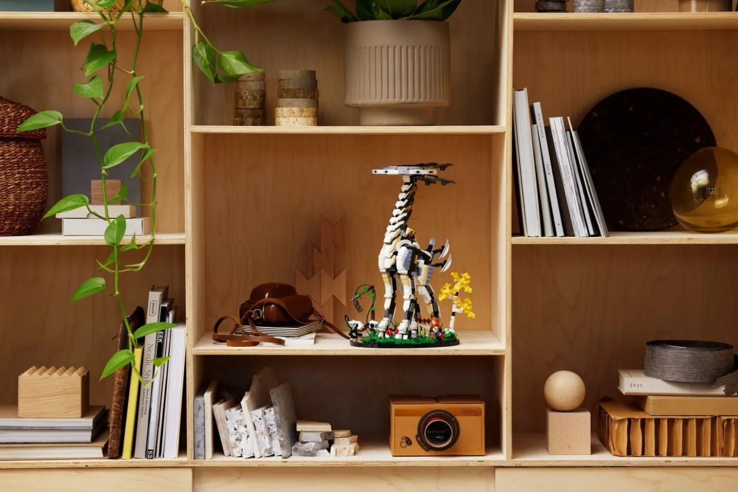 New Horizon Forbidden West Lego Set Includes Detailed Aloy Minifigure And Tallneck Dino