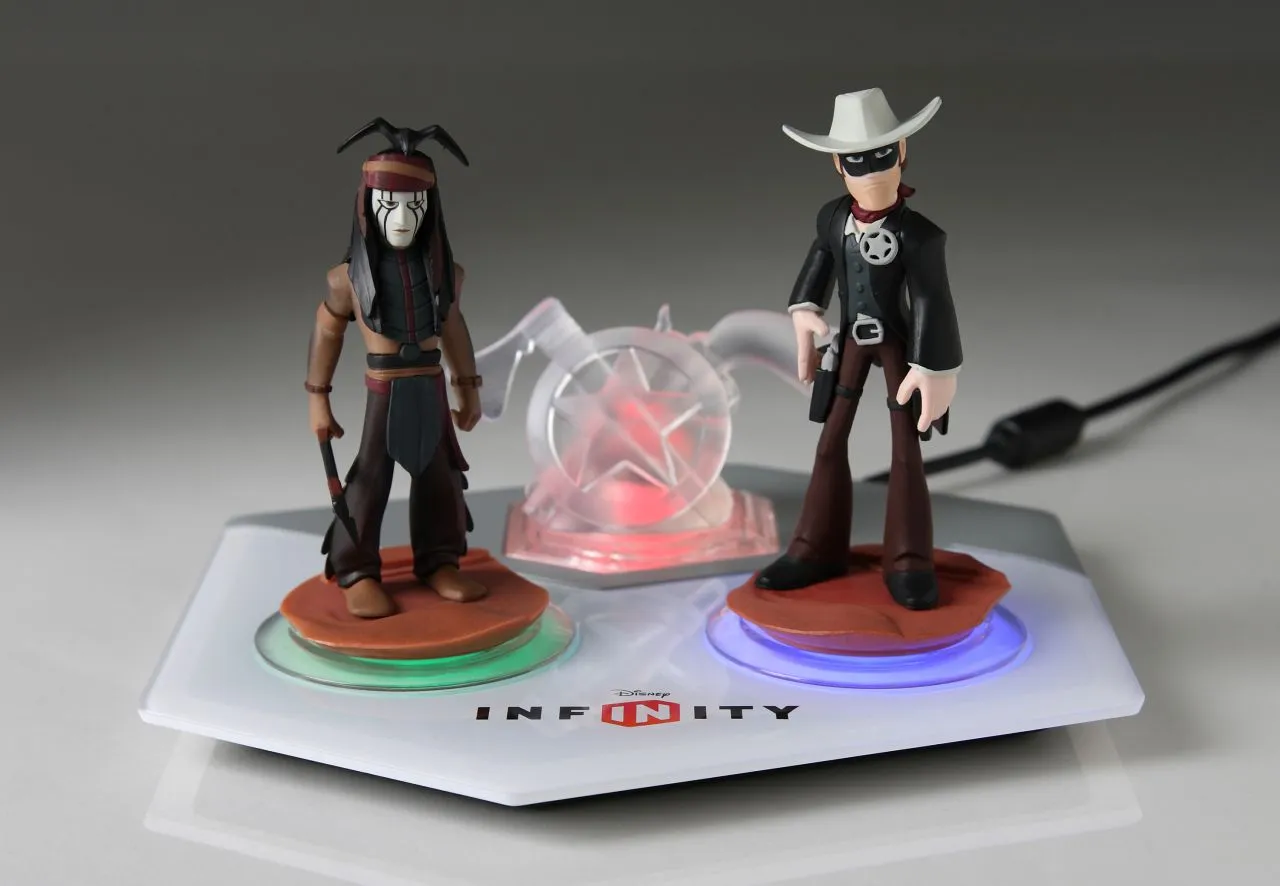 Gunslinging And Chasing Trains In Disney Infinity's Lone Ranger Play Set